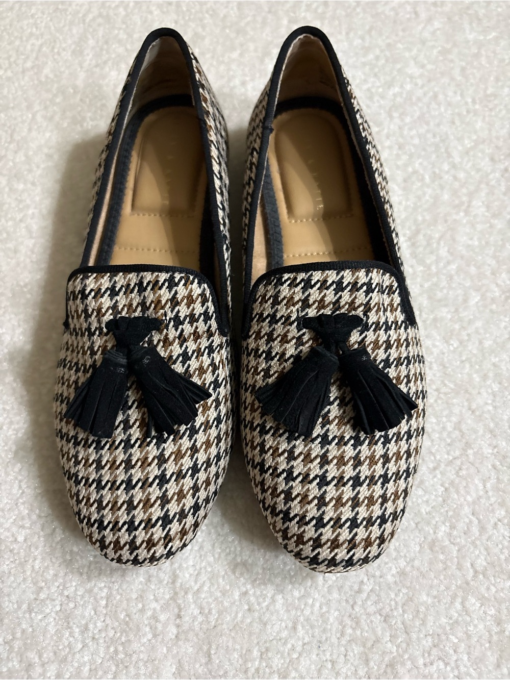 CHIC Kelly & Katie Brown-and-black houndstooth tassel loafers Size 6M Slip On
